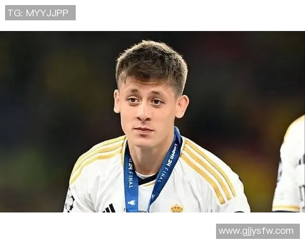 汉堡与圣保利激战正酣比分结果揭晓引发球迷热议 汉堡与圣保利激战正酣比分结果揭晓引发球迷热议